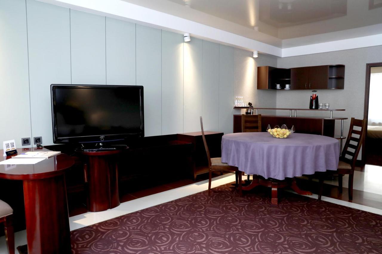 Best Western Plus Paradise Hotel Dilijan Bagian luar foto