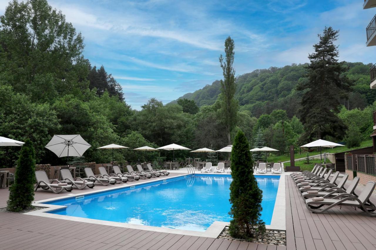 Best Western Plus Paradise Hotel Dilijan Bagian luar foto