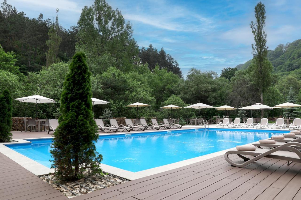 Best Western Plus Paradise Hotel Dilijan Bagian luar foto