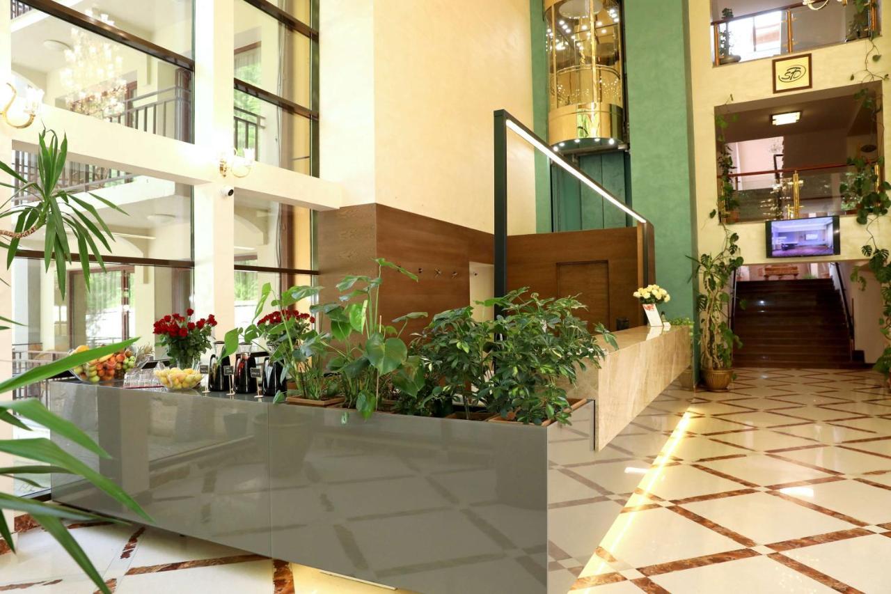 Best Western Plus Paradise Hotel Dilijan Bagian luar foto