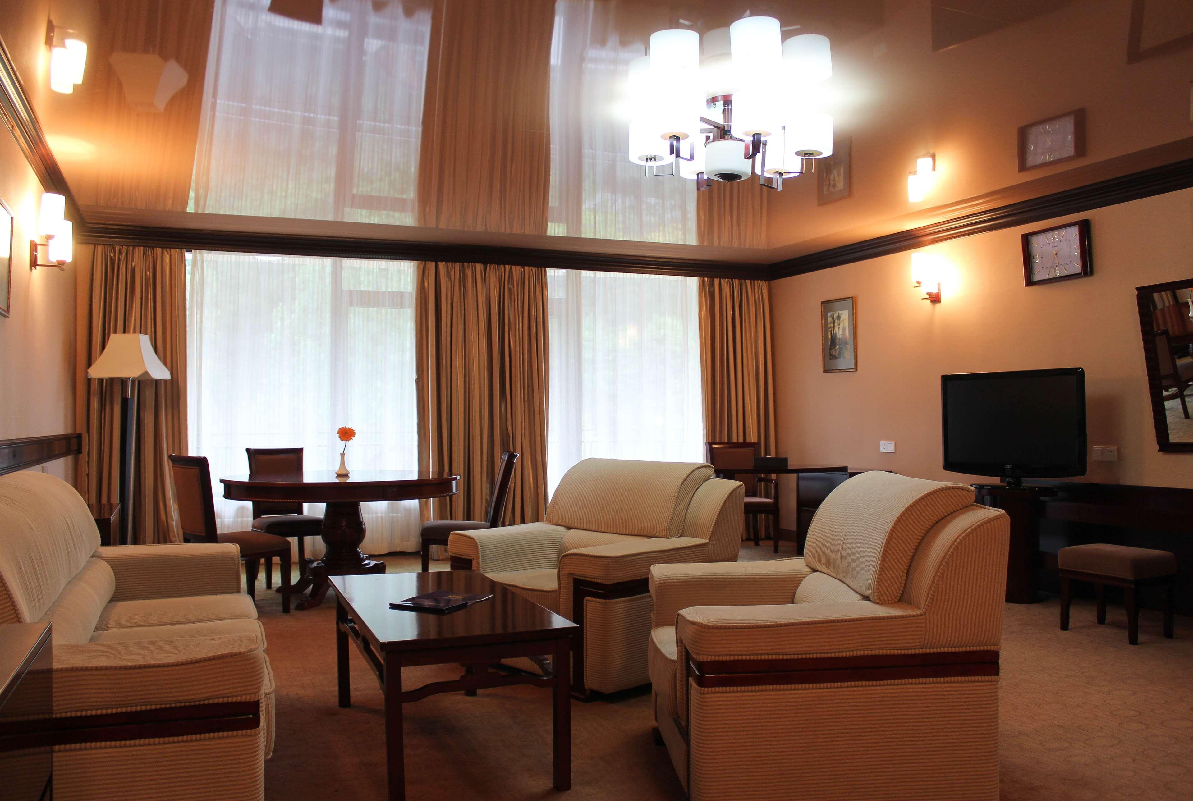 Best Western Plus Paradise Hotel Dilijan Ruang foto
