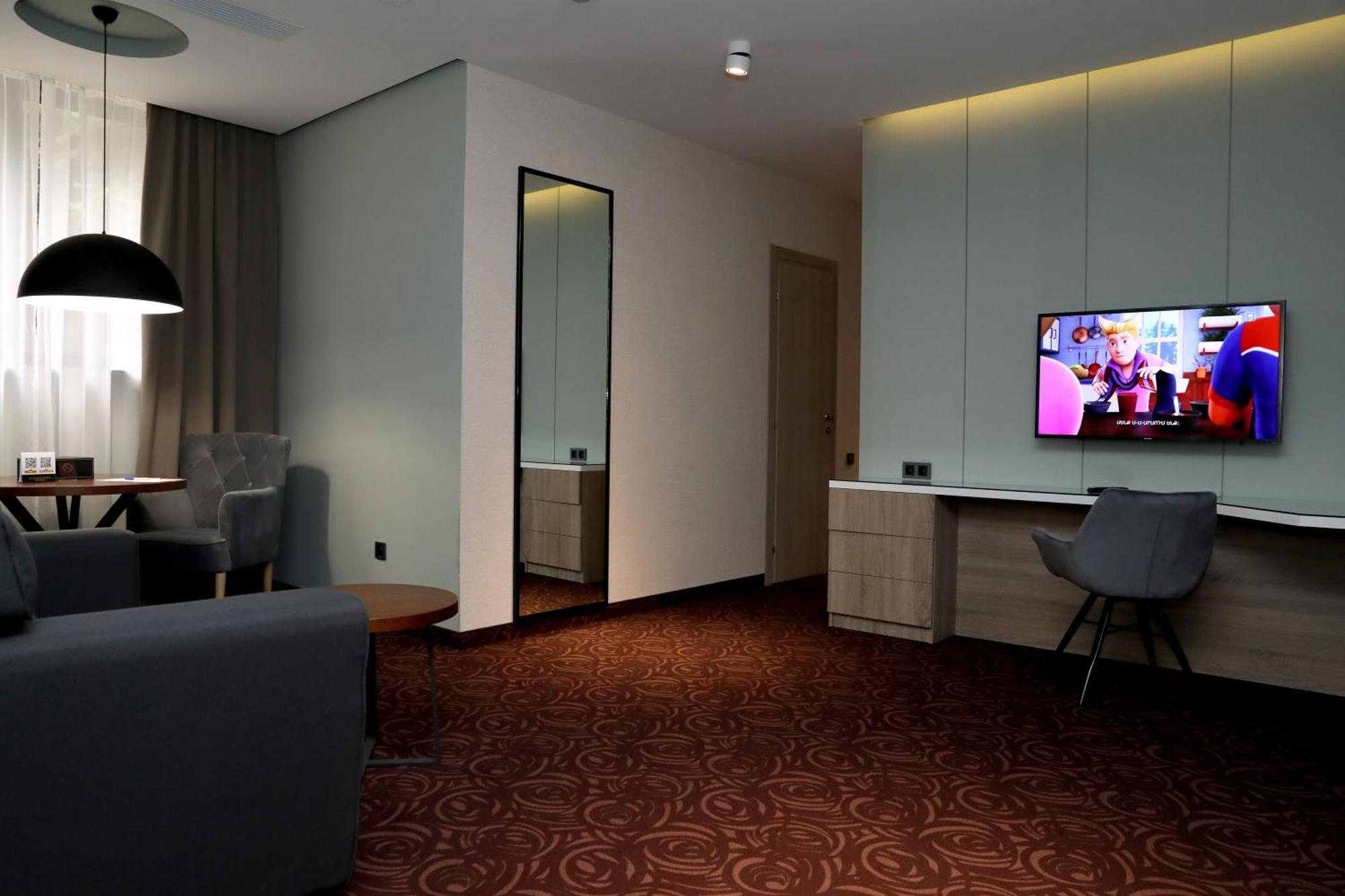 Best Western Plus Paradise Hotel Dilijan Bagian luar foto